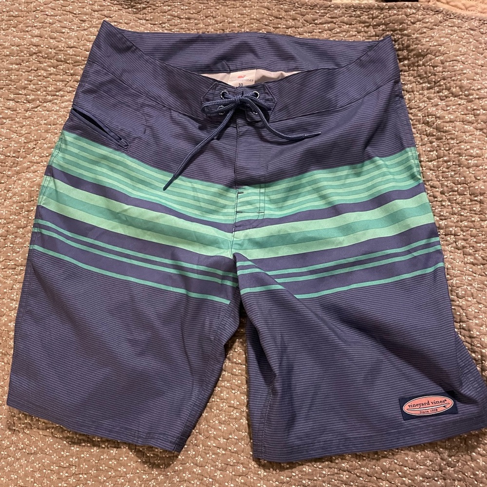 Vineyard vines board short